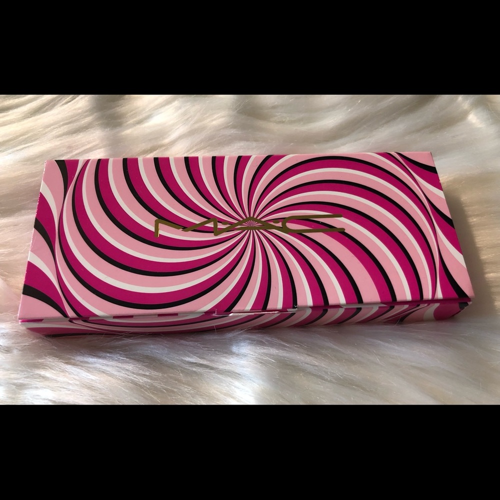 NWOB MAC Step Bright Up Extra Dimension Skin Finish Palette - Light - Picture 3 of 5